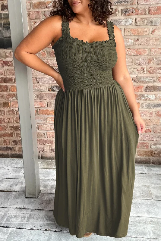 Jungle Green Shirred Bust Sleeveless Plus Size Maxi Dress Fashionable Halter Neck Maxi Dress Jungle Green Shirred Bust Sleeveless Plus Size Maxi Dress Fashionable Halter Neck Maxi Dress