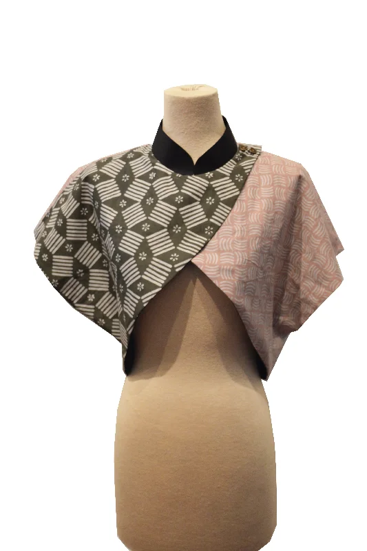 GREY SHELL AND GREY GEO BATIK WITH REVERSIBLE BLACK COTTON - REVERSIBLE BOLERO JACKET - MULTI Fitted Jacket Loose Jacket Oversized Jacket GREY SHELL AND GREY GEO BATIK WITH REVERSIBLE BLACK COTTON - REVERSIBLE BOLERO JACKET - MULTI Fitted Jacket Loose Jacket Oversized Jacket